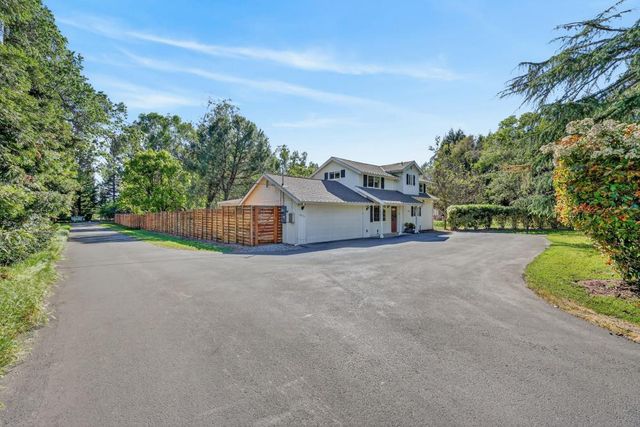 5854 Brace Rd, Loomis, CA 95650