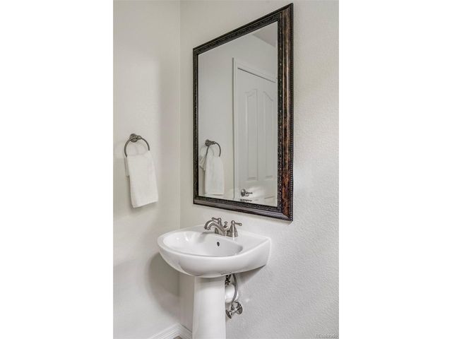 5549 W Hoover Dr, Littleton, CO 80123