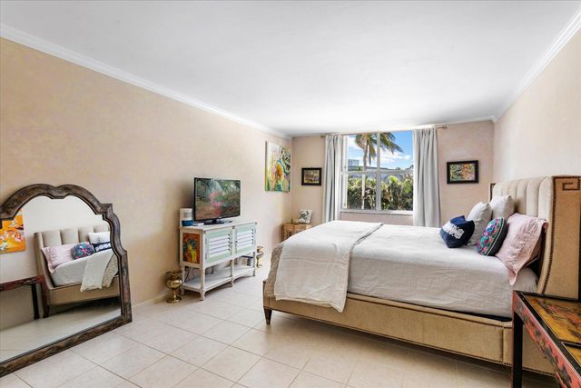 2860 S Ocean Boulevard 208, Palm Beach, FL 33480