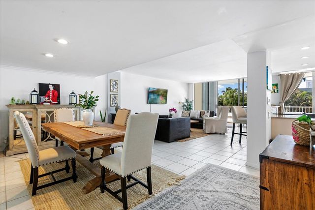 2860 S Ocean Boulevard 208, Palm Beach, FL 33480