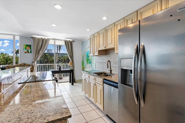 2860 S Ocean Boulevard 208, Palm Beach, FL 33480