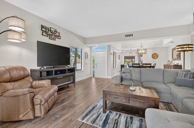 7677 Lexington Club Boulevard B, Delray Beach, FL 33446