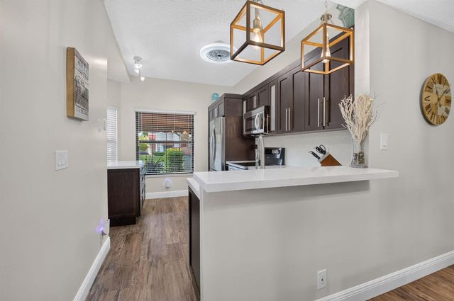 7677 Lexington Club Boulevard B, Delray Beach, FL 33446