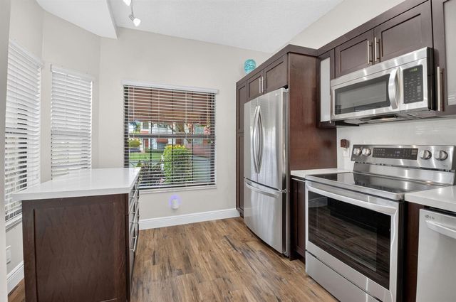7677 Lexington Club Boulevard B, Delray Beach, FL 33446