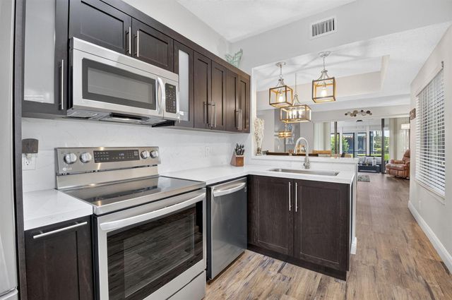7677 Lexington Club Boulevard B, Delray Beach, FL 33446