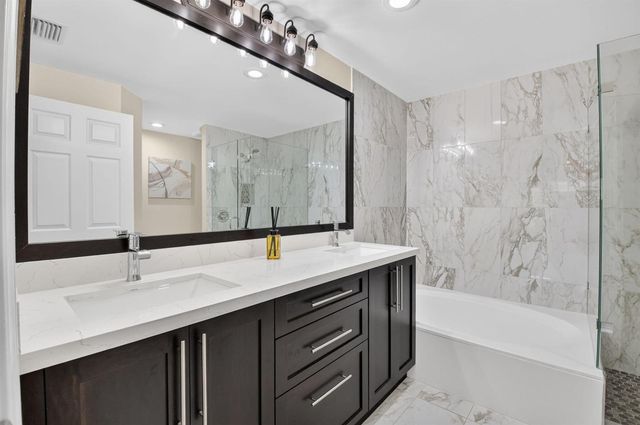 7677 Lexington Club Boulevard B, Delray Beach, FL 33446