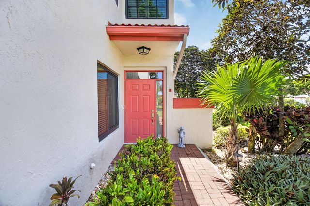 7677 Lexington Club Boulevard B, Delray Beach, FL 33446
