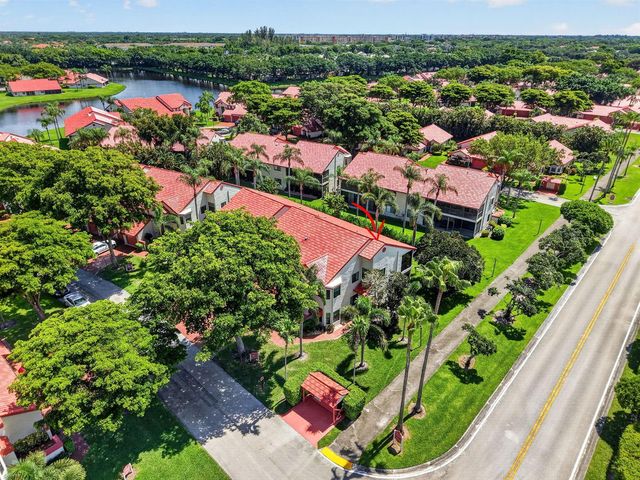 7677 Lexington Club Boulevard B, Delray Beach, FL 33446