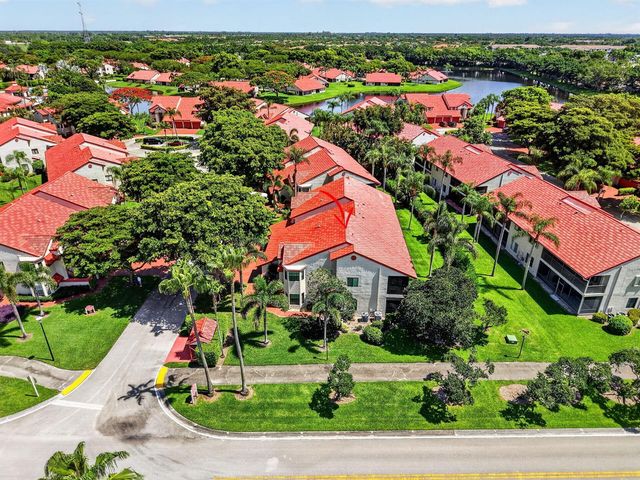 7677 Lexington Club Boulevard B, Delray Beach, FL 33446