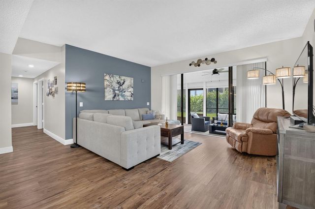 7677 Lexington Club Boulevard B, Delray Beach, FL 33446