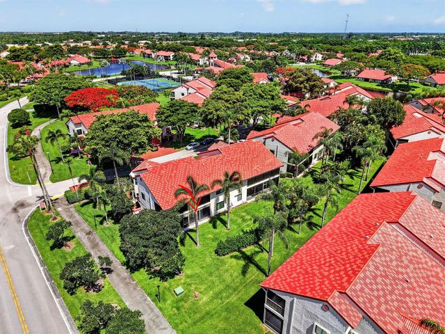 7677 Lexington Club Boulevard B, Delray Beach, FL 33446