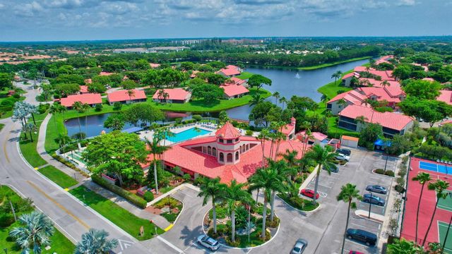 7677 Lexington Club Boulevard B, Delray Beach, FL 33446
