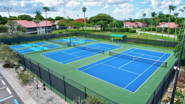 7677 Lexington Club Boulevard B, Delray Beach, FL 33446