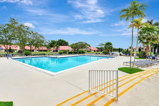 7677 Lexington Club Boulevard B, Delray Beach, FL 33446