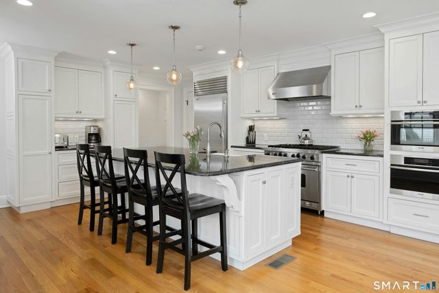 12 Walmsley Road, Darien, CT 06820