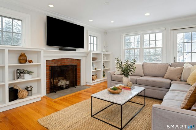 12 Walmsley Road, Darien, CT 06820