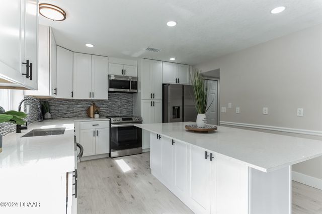 73 London Drive, Palm Coast, FL 32137