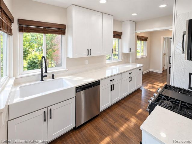 28142 Elmira Street, Livonia, MI 48150
