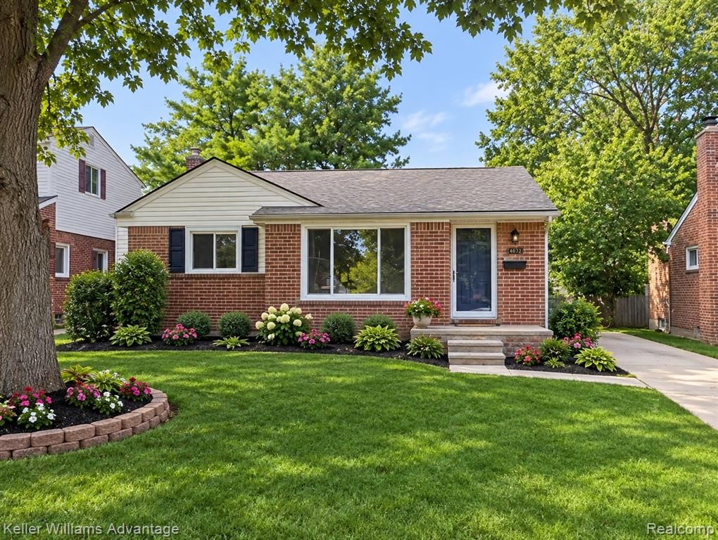28142 Elmira Street, Livonia, MI 48150