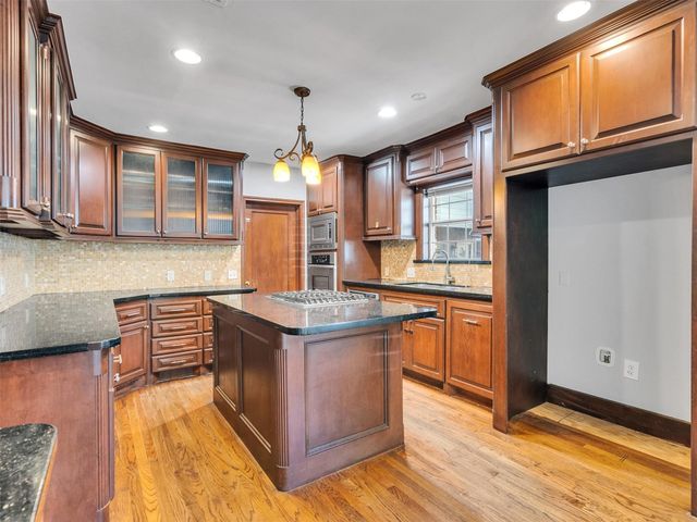 2141 Colquitt Street, Houston, TX 77098