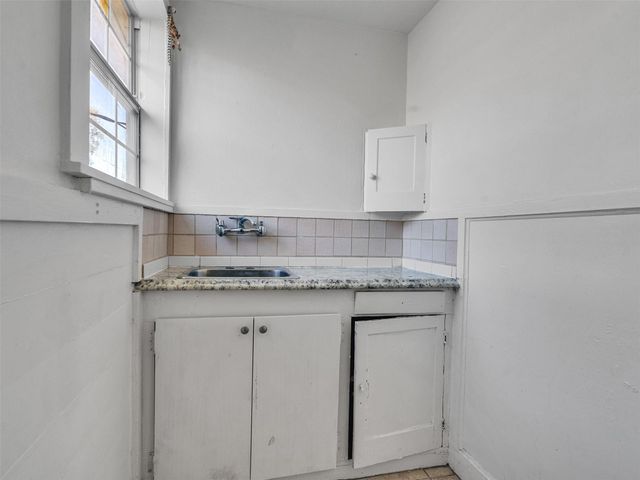 2141 Colquitt Street, Houston, TX 77098