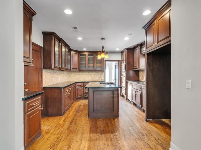 2141 Colquitt Street, Houston, TX 77098