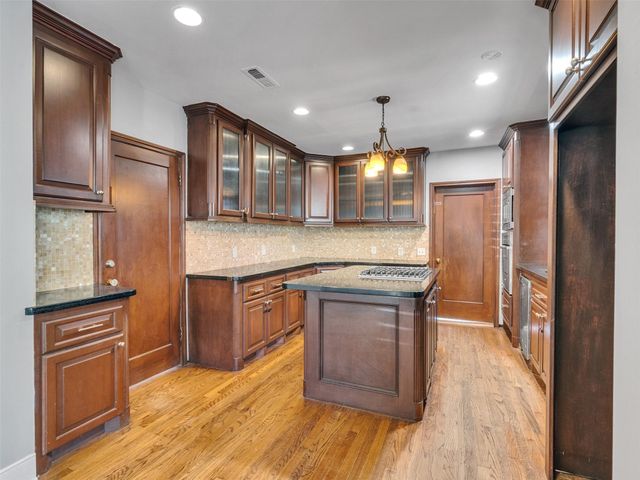 2141 Colquitt Street, Houston, TX 77098