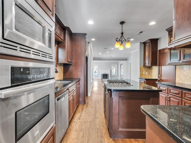 2141 Colquitt Street, Houston, TX 77098