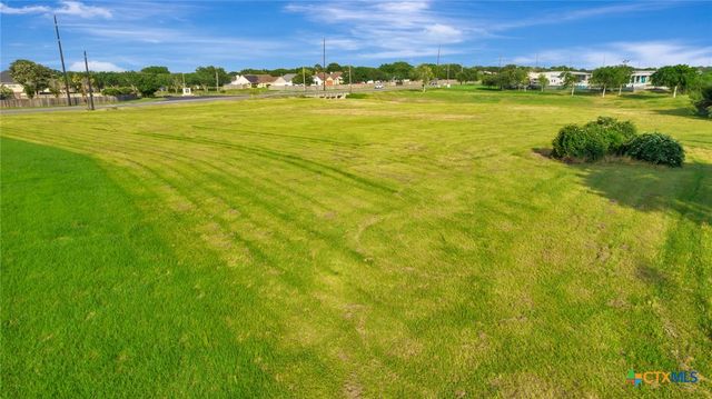 801 N John Stockbauer Drive, Victoria, TX 77904