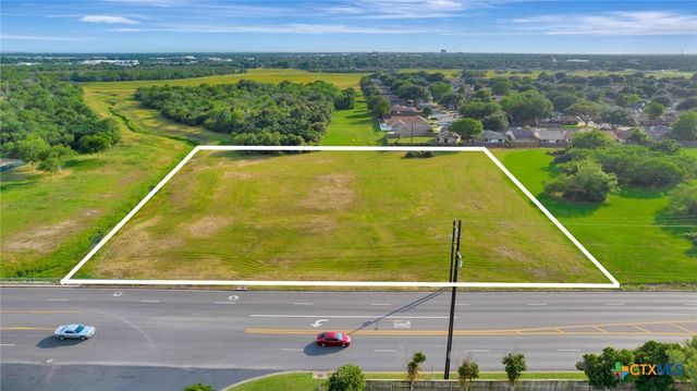 801 N John Stockbauer Drive, Victoria, TX 77904