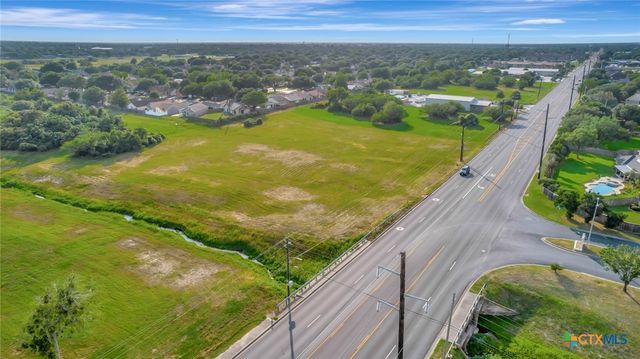 801 N John Stockbauer Drive, Victoria, TX 77904