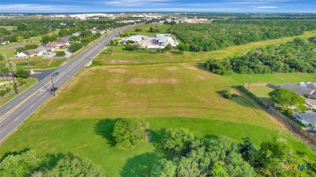 801 N John Stockbauer Drive, Victoria, TX 77904