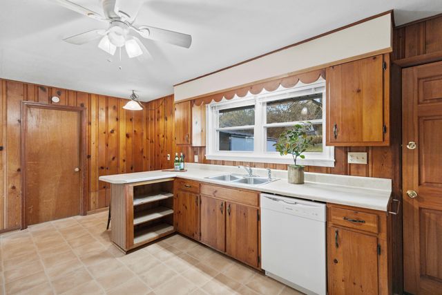 128 Scott Street NE, Charleston, TN 37310