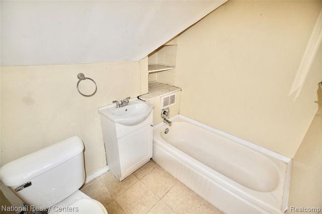 8267 Carlin Street, Detroit, MI 48228