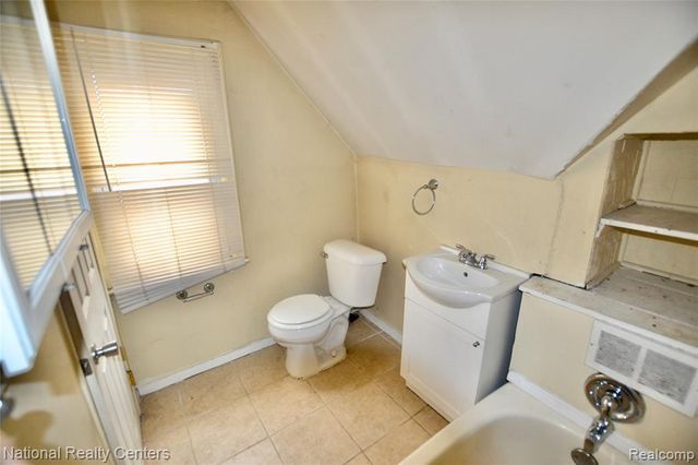 8267 Carlin Street, Detroit, MI 48228