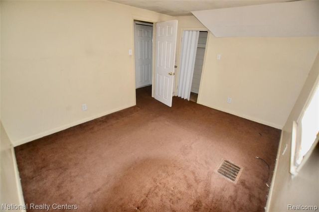 8267 Carlin Street, Detroit, MI 48228