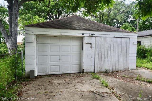 8267 Carlin Street, Detroit, MI 48228