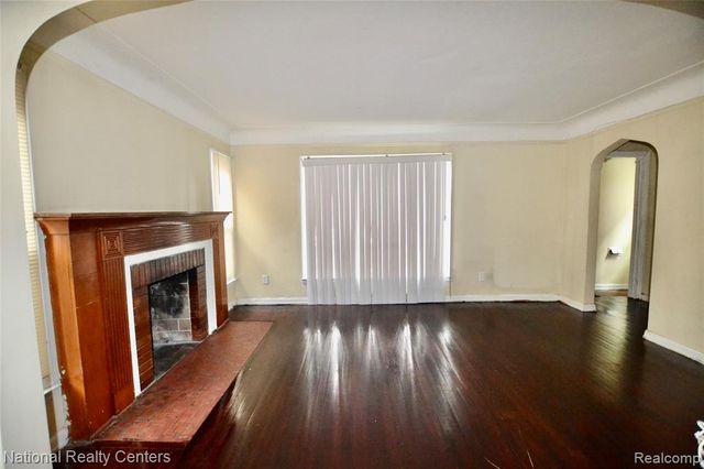 8267 Carlin Street, Detroit, MI 48228