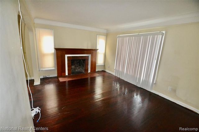 8267 Carlin Street, Detroit, MI 48228