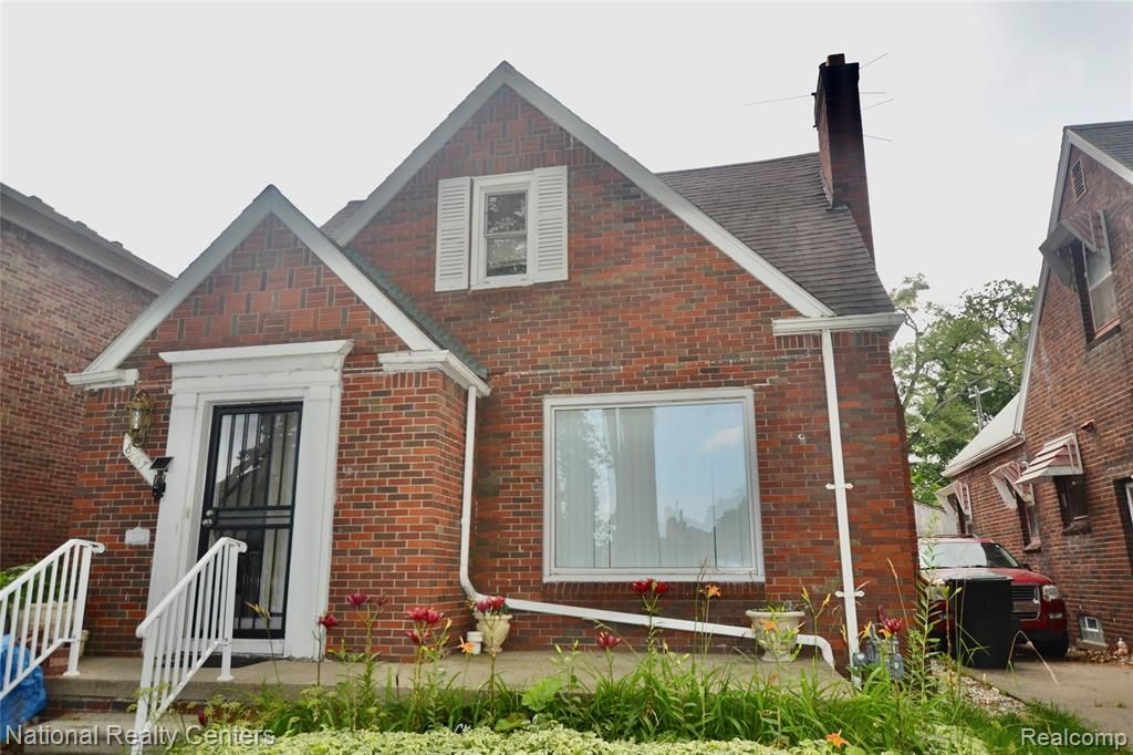 8267 Carlin Street, Detroit, MI 48228