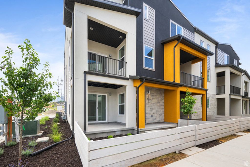907 W COALBURN WAY #12-101, Murray, UT 84123 — exterior