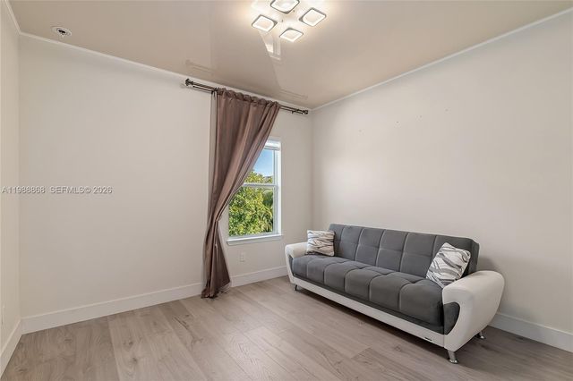 1475 Silk Oak Dr, Hollywood, FL 33021