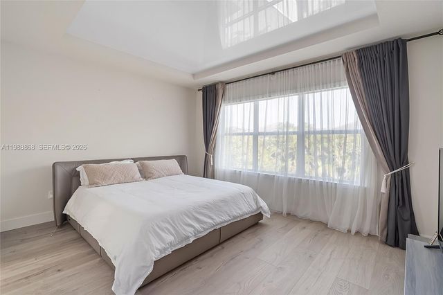 1475 Silk Oak Dr, Hollywood, FL 33021