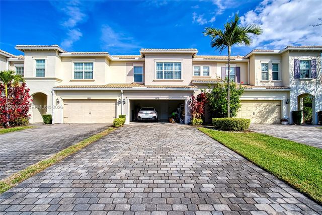 1475 Silk Oak Dr, Hollywood, FL 33021