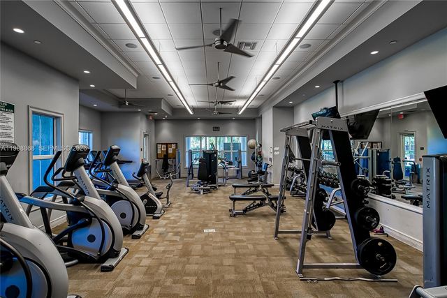 1475 Silk Oak Dr, Hollywood, FL 33021