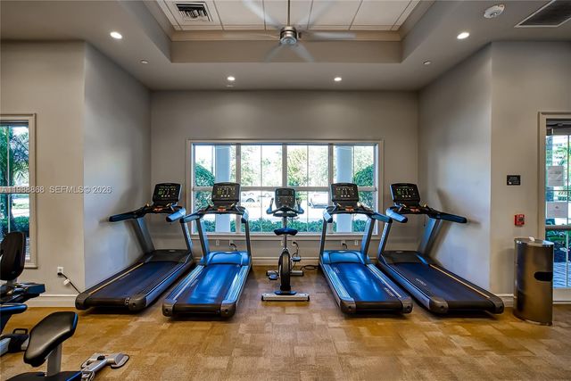 1475 Silk Oak Dr, Hollywood, FL 33021