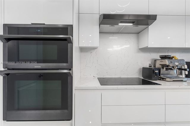 1475 Silk Oak Dr, Hollywood, FL 33021