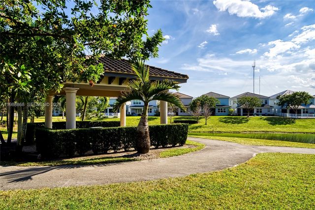 1475 Silk Oak Dr, Hollywood, FL 33021