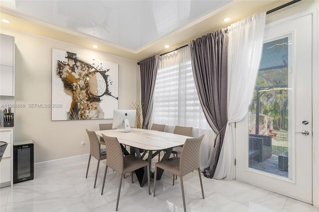 1475 Silk Oak Dr, Hollywood, FL 33021