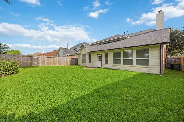 11404 Summit Bay Drive, Pearland, TX 77584